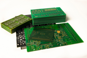 CRD324_Conrad_Eurocircuit_PCB_service_eC-boards_LRES-300x200.png